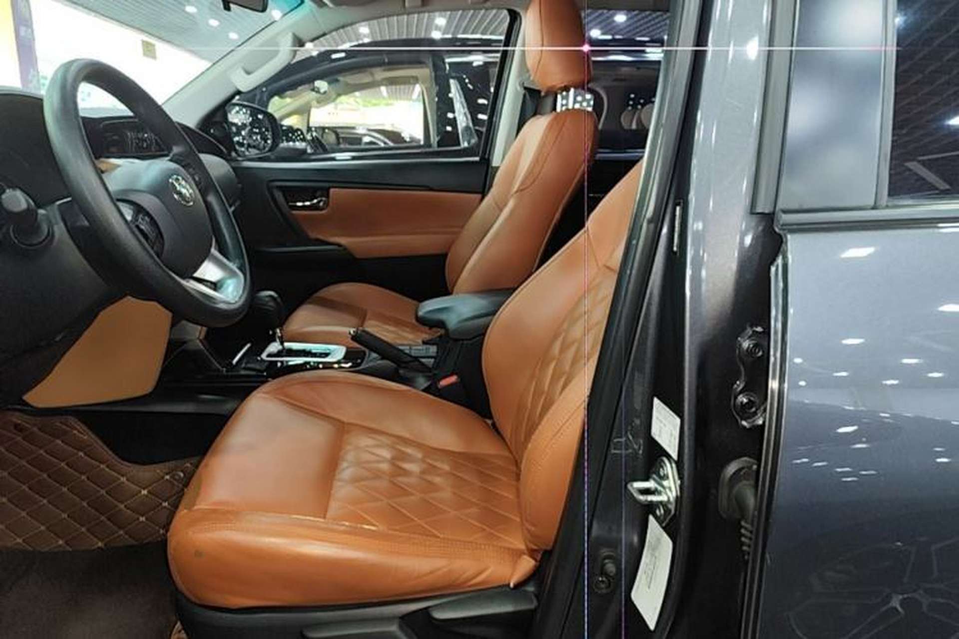 Used Toyota Fortuner  Left Front Seat