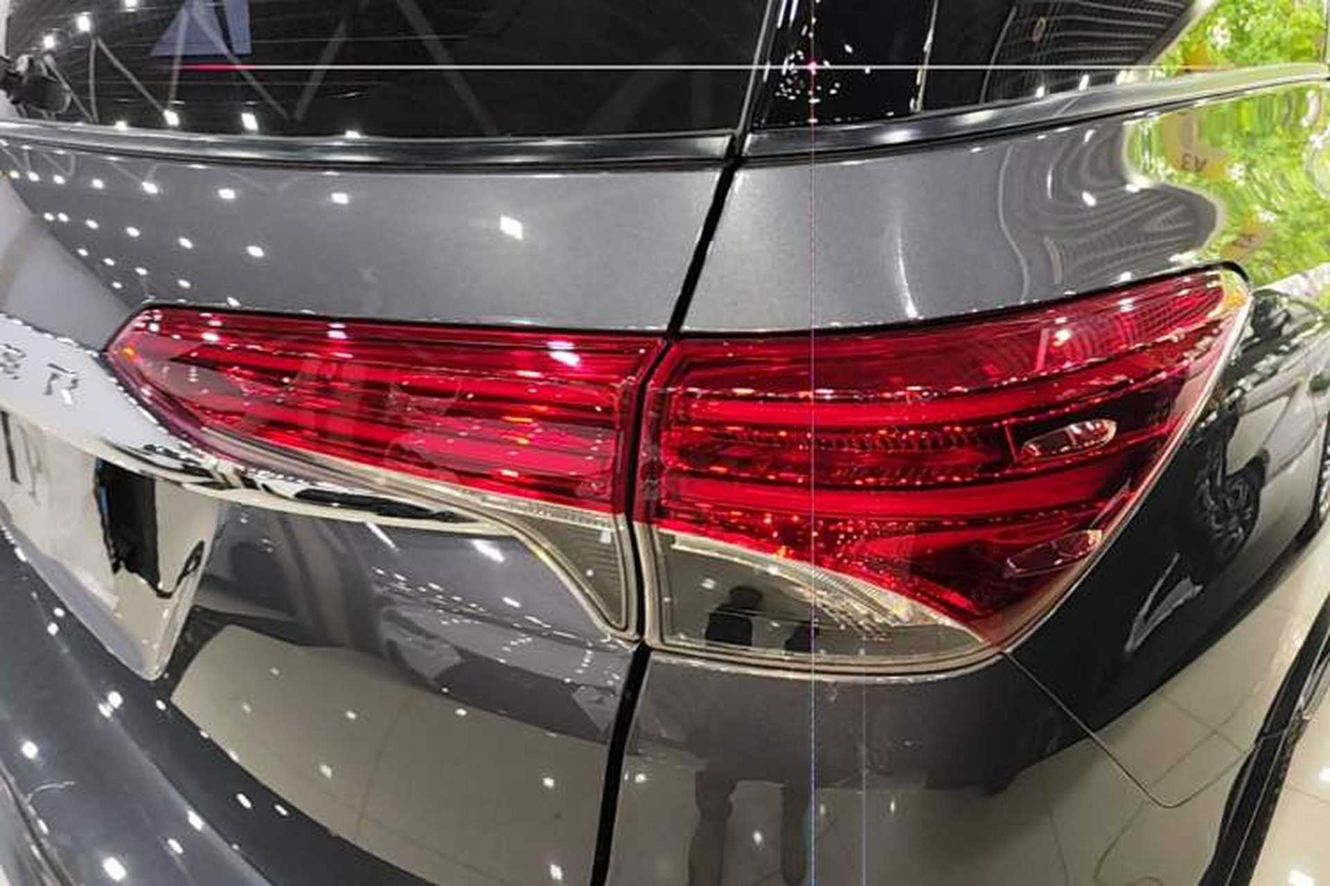 Used Toyota Fortuner  Right Rear Taillight