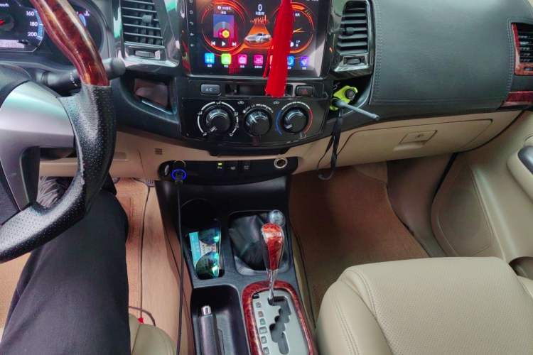Used Toyota Fortuner 2015 2.7L Standard Edition Audio And AC Panel