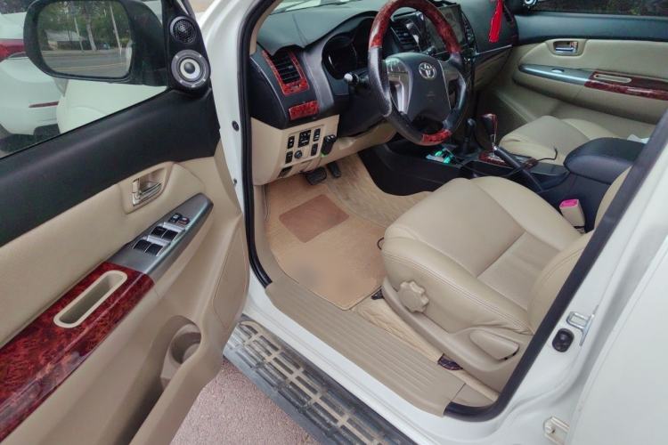 Used Toyota Fortuner 2015 2.7L Standard Edition Driver Seat