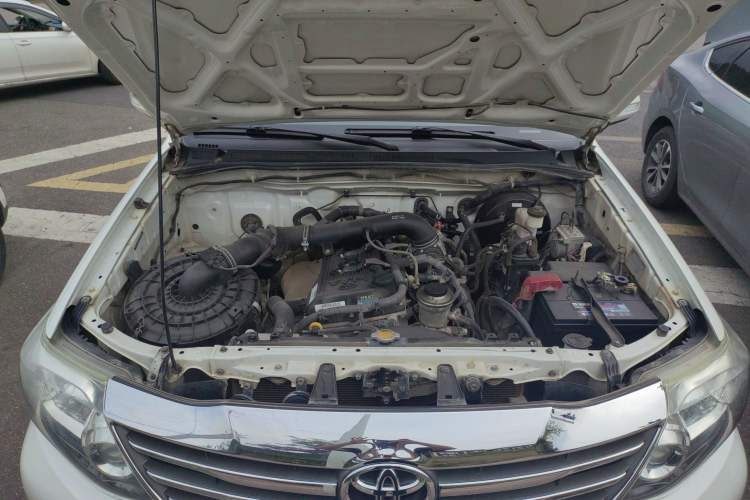 Used Toyota Fortuner 2015 2.7L Standard Edition Engine Bay