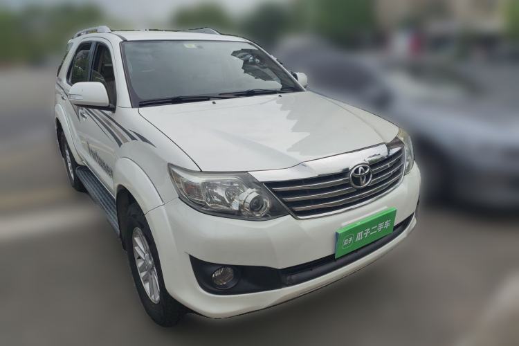 Used Toyota Fortuner 2015 2.7L Standard Edition Front Right 45 Deg