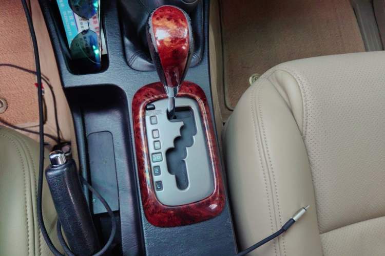 Used Toyota Fortuner 2015 2.7L Standard Edition Gear Lever