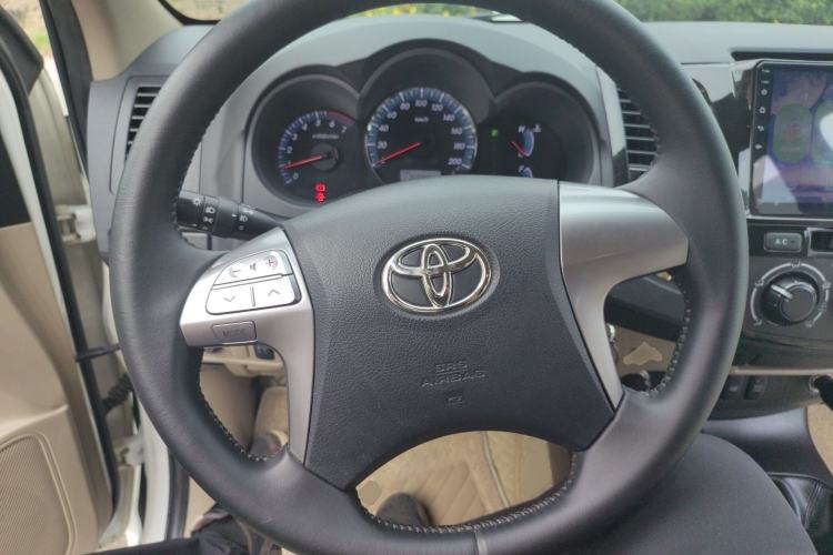 Used Toyota Fortuner 2015 2.7L Standard Edition Steering Wheel