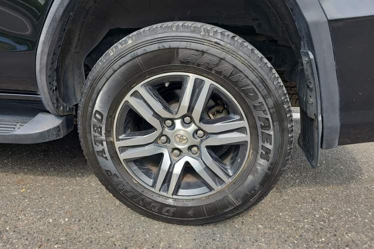 Used Toyota Fortuner 2016 2.7L Middle East Version Exterior 1