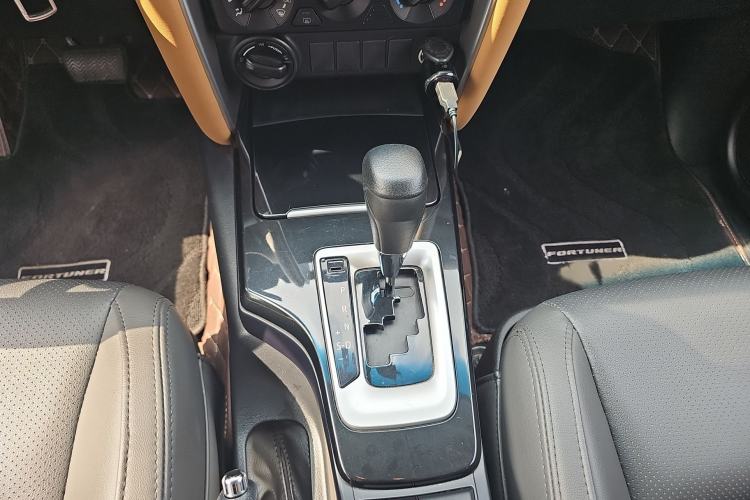 Used Toyota Fortuner 2016 2.7L Middle East Version Gear Lever