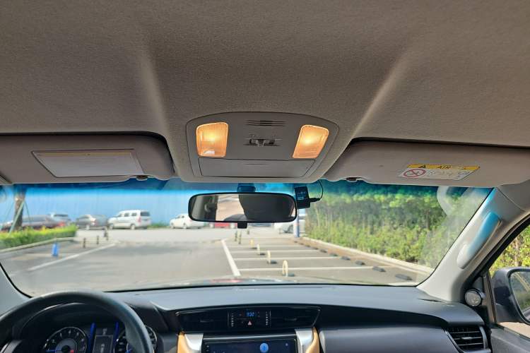Used Toyota Fortuner 2016 2.7L Middle East Version Headliner