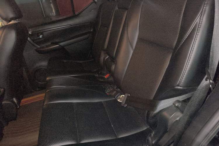 Used Toyota Fortuner 2016 2.7L Middle East Version Interior 4