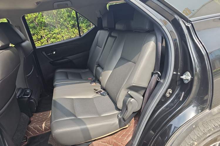 Used Toyota Fortuner 2016 2.7L Middle East Version Left Rear Seat