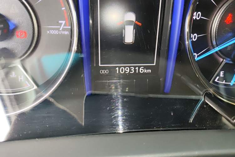 Used Toyota Fortuner 2016 2.7L Middle East Version Odometer Close Up