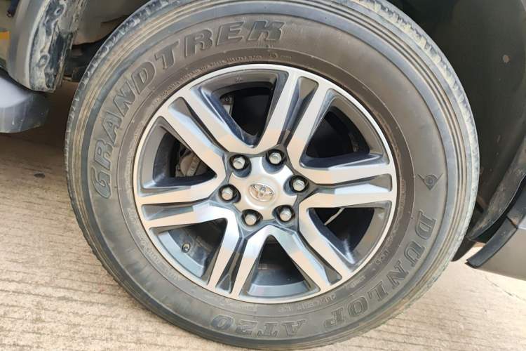 Used Toyota Fortuner 2016 2.7L Middle East Version Right Front Wheel Hub