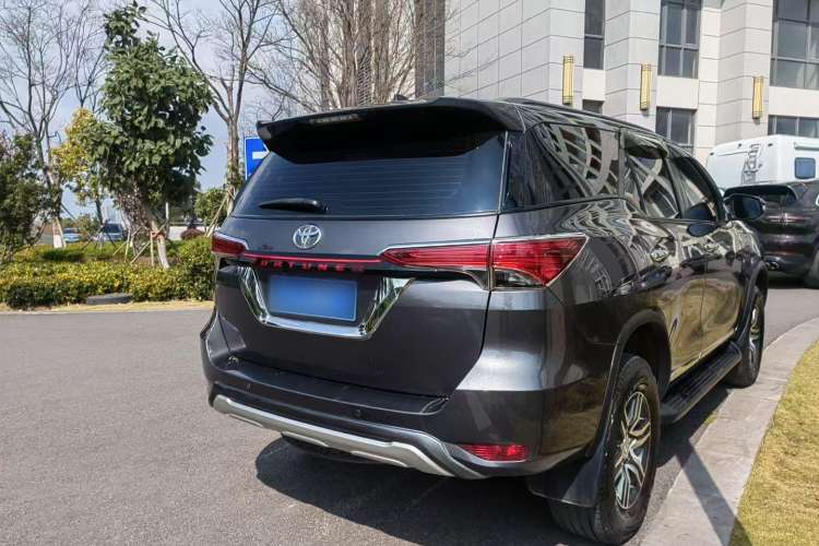 Used Toyota Fortuner 2016 2.7L Middle East Version Exterior 3
