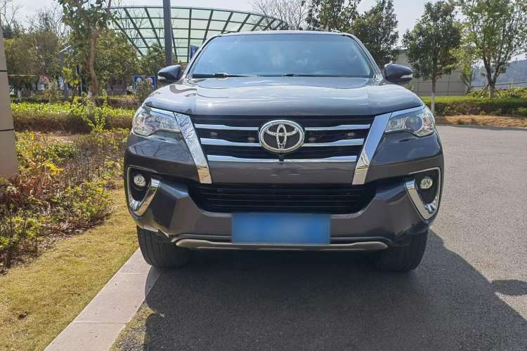Used Toyota Fortuner 2016 2.7L Middle East Version Exterior 4