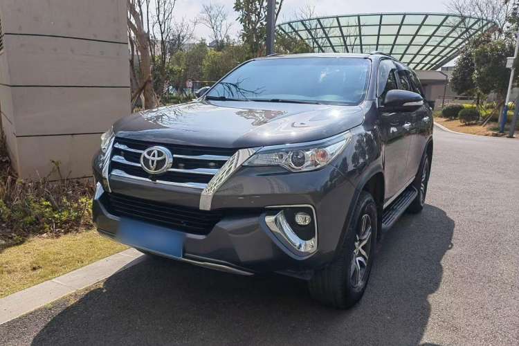 Used Toyota Fortuner 2016 2.7L Middle East Version Exterior 6