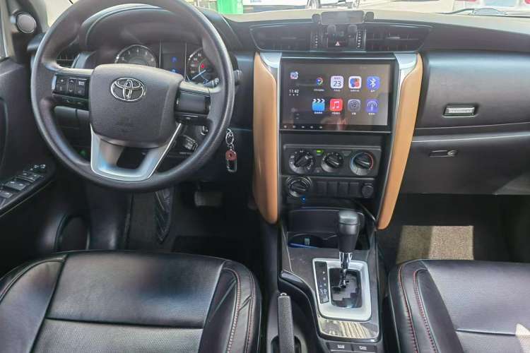 Used Toyota Fortuner 2016 2.7L Middle East Version Interior 1