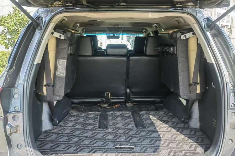 Used Toyota Fortuner 2016 2.7L Middle East Version Interior 4