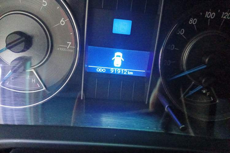 Used Toyota Fortuner 2016 2.7L Middle East Version Odometer Close Up
