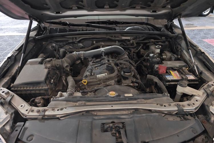 Used Toyota Fortuner  Engine Bay