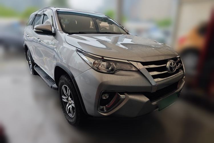 Used Toyota Fortuner  Front Right 45 Deg