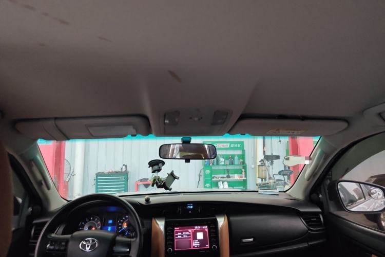 Used Toyota Fortuner  Headliner