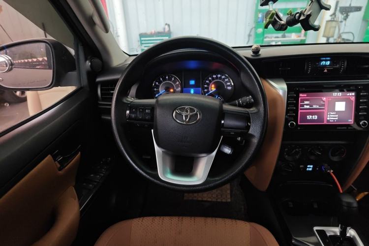 Used Toyota Fortuner  Steering Wheel