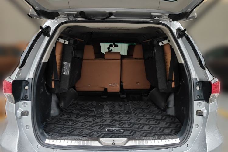 Used Toyota Fortuner  Trunk