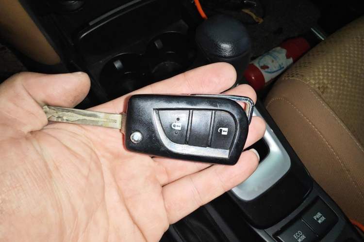 Used Toyota Fortuner  Vehicle Key