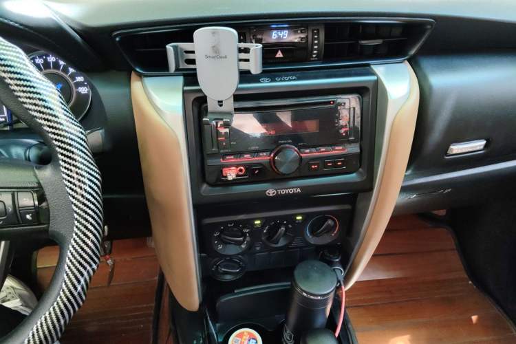 Used Toyota Fortuner 2016 2.7L Middle East Version Audio And AC Panel