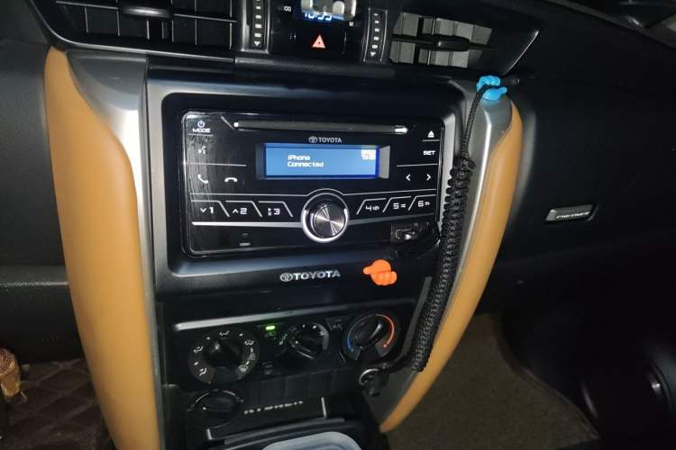 Used Toyota Fortuner 2016 2.7L Middle East Version Audio And AC Panel