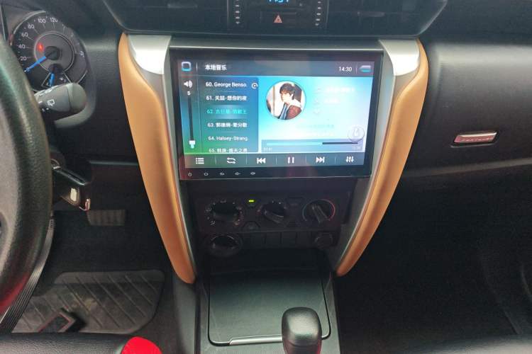 Used Toyota Fortuner 2016 2.7L Middle East Version Audio And AC Panel