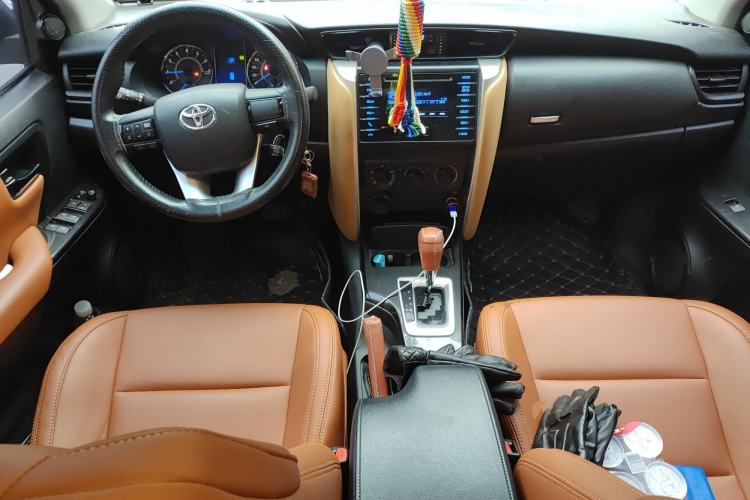 Used Toyota Fortuner 2016 2.7L Middle East Version Center Console