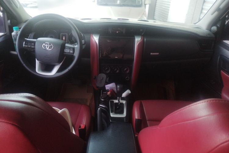 Used Toyota Fortuner 2016 2.7L Middle East Version Center Console