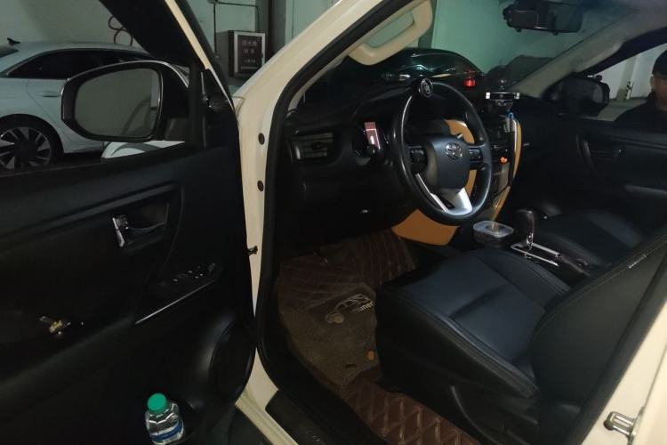 Used Toyota Fortuner 2016 2.7L Middle East Version Driver Seat