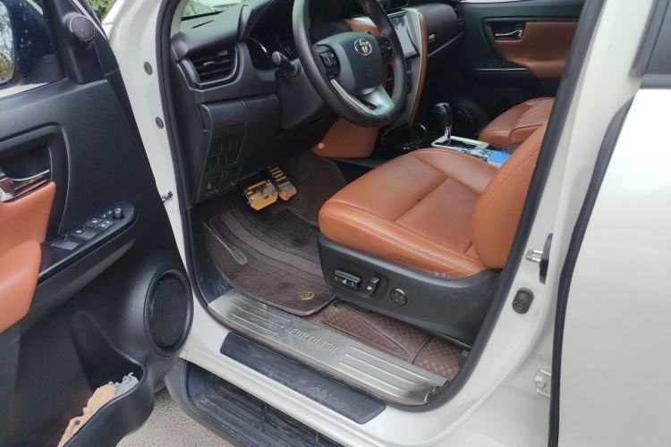 Used Toyota Fortuner 2016 2.7L Middle East Version Driver Seat