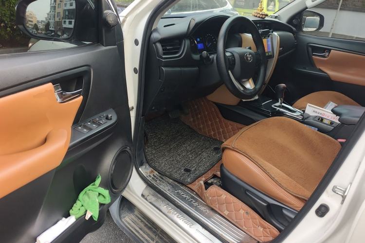 Used Toyota Fortuner  Driver Seat