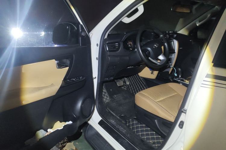 Used Toyota Fortuner 2016 2.7L Middle East Version Driver Seat