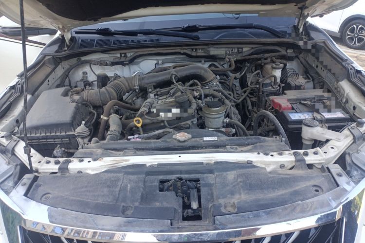 Used Toyota Fortuner 2016 2.7L Middle East Version Engine Bay