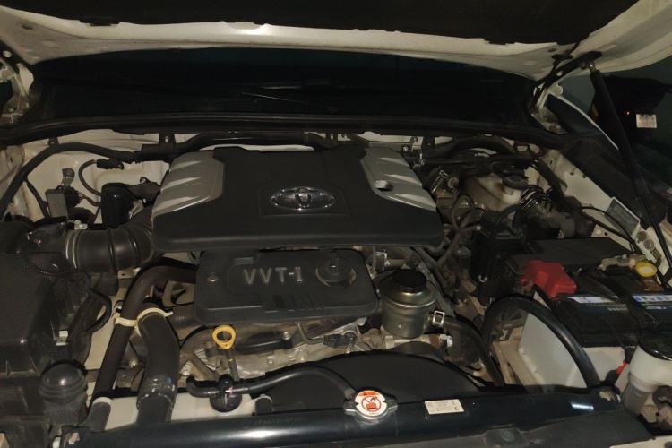 Used Toyota Fortuner 2016 2.7L Middle East Version Engine Bay
