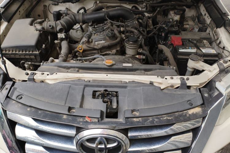 Used Toyota Fortuner 2016 2.7L Middle East Version Engine Bay