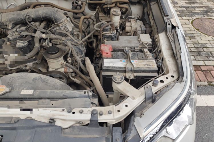 Used Toyota Fortuner 2016 2.7L Middle East Version Engine Bay Left