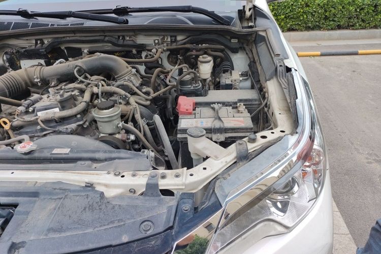 Used Toyota Fortuner 2016 2.7L Middle East Version Engine Bay Left