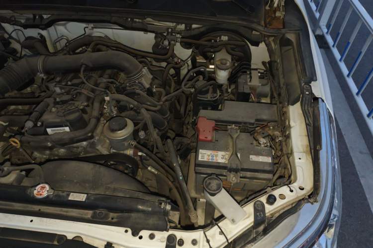Used Toyota Fortuner 2016 2.7L Middle East Version Engine Bay Left