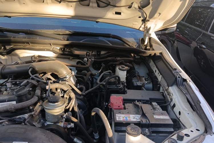 Used Toyota Fortuner 2016 2.7L Middle East Version Engine Bay Left