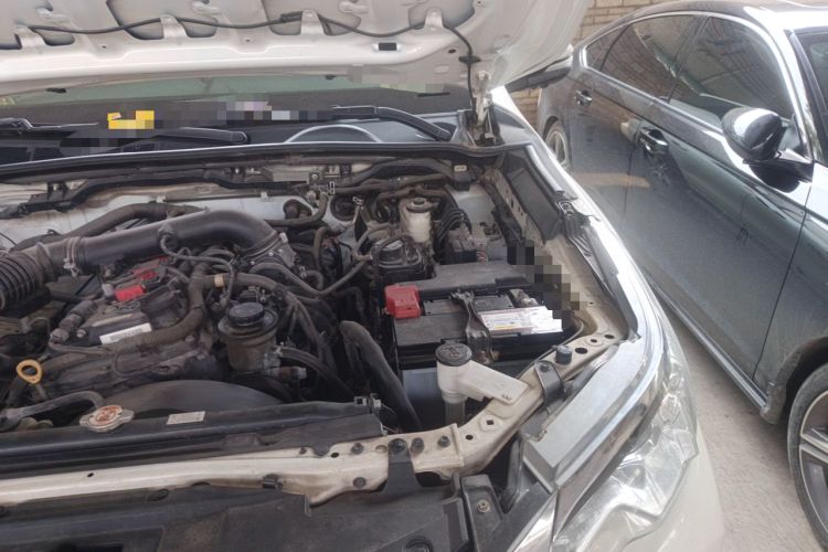 Used Toyota Fortuner 2016 2.7L Middle East Version Engine Bay Left