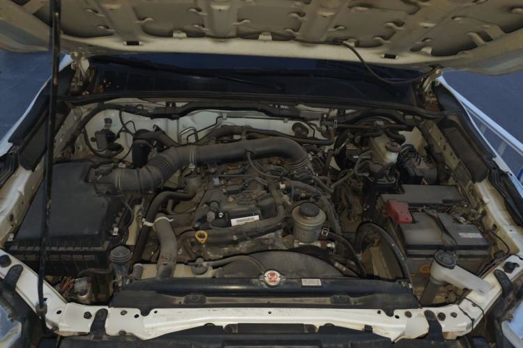 Used Toyota Fortuner 2016 2.7L Middle East Version Engine Bay