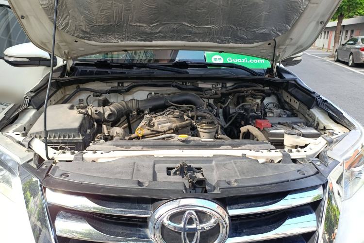 Used Toyota Fortuner 2016 2.7L Middle East Version Engine Bay