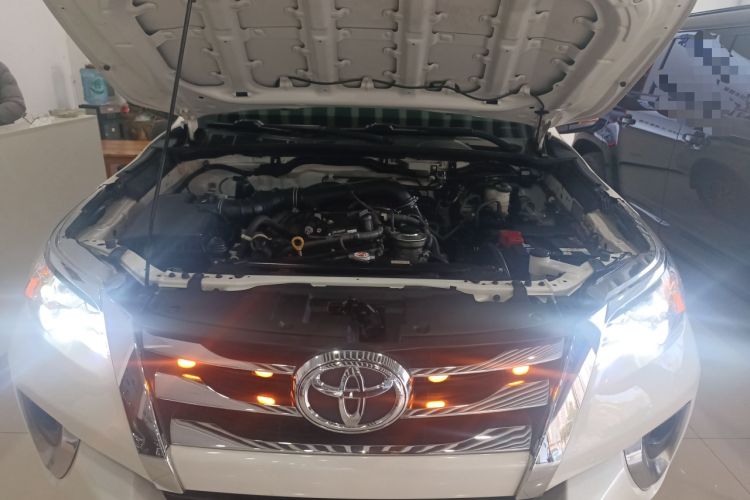 Used Toyota Fortuner 2016 2.7L Middle East Version Engine Bay