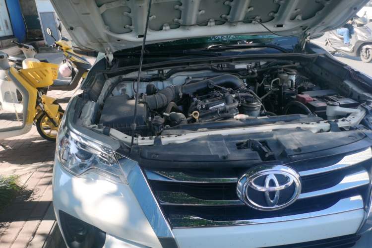 Used Toyota Fortuner 2016 2.7L Middle East Version Engine Bay Right