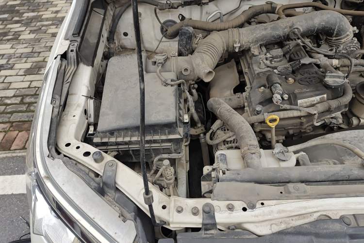 Used Toyota Fortuner 2016 2.7L Middle East Version Engine Bay Right