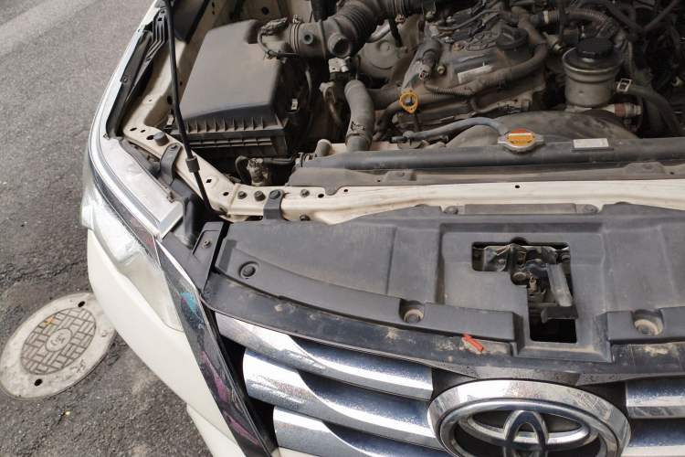 Used Toyota Fortuner 2016 2.7L Middle East Version Engine Bay Right